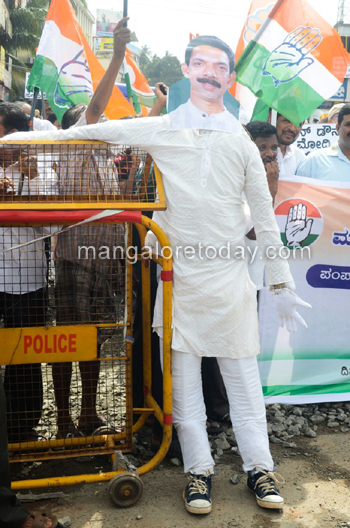 Cong protest
